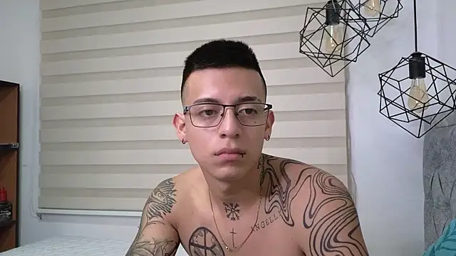 دردشة SIXXTOLOVE18 الجنسية المباشرة