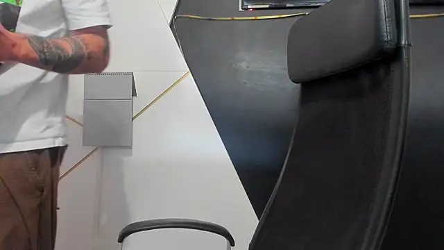 Chat XXX en directo de JamesMyerss