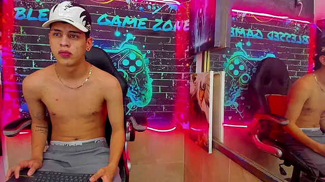 Dominic_26's Live XXX Chat