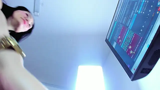 Онлайн чат XXX Scarlet_Hiit