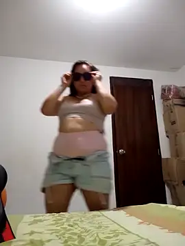 SabrinaVantress Adlı Modelin Canlı XXX Sohbeti