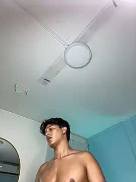 Leo_Savage_ Pertunjukan Webcam