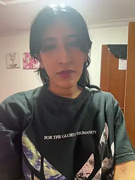 Violet_rousse7 Adlı Modelin Canlı XXX Sohbeti