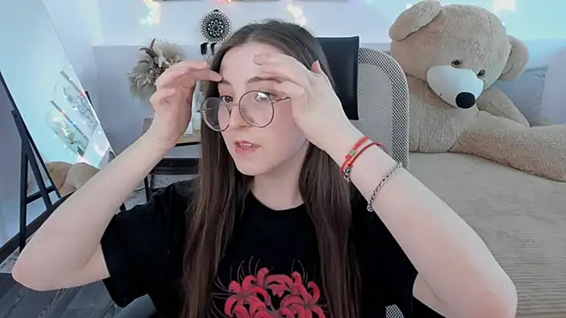 VirtuallVoyant's Live XXX Chat