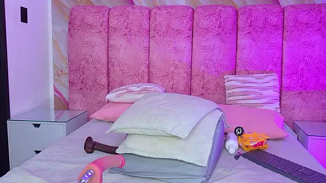 emmacurvy's Live XXX Chat