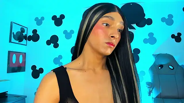 Show de AdharaSkinny_ na webcam