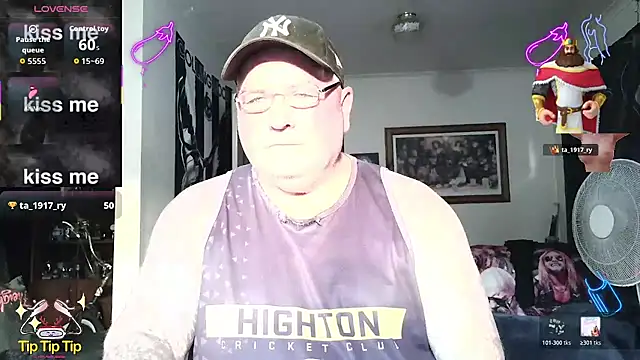 KINKYBLUEYES69's Live XXX Chat