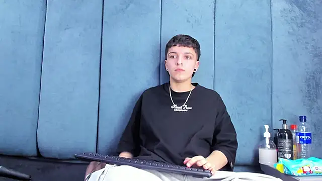 Megan_Thompson_ Live XXX-Chat