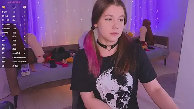 Mira_Falls élő XXX-chatje