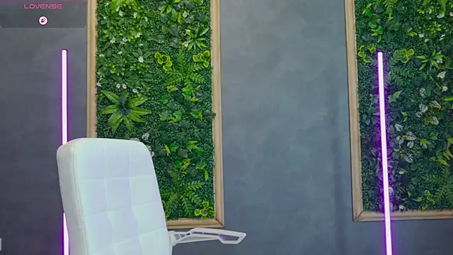 Issa_Jo Chat XXX in diretta