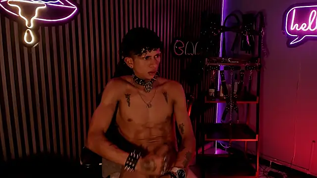 XXX chat uživo modela Maximoking26