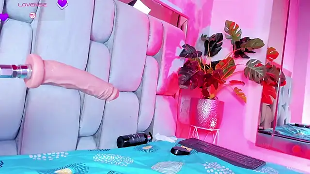 RoseTaylor__ Adlı Modelin Canlı XXX Sohbeti