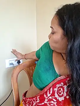 MISS_BEAUTY_ Adlı Modelin Canlı XXX Sohbeti