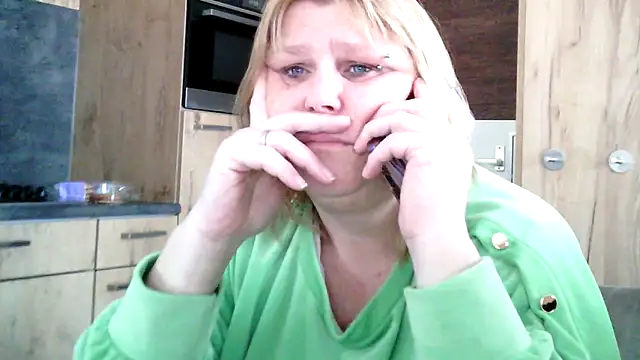 Sylviastar46 现场XXX聊天