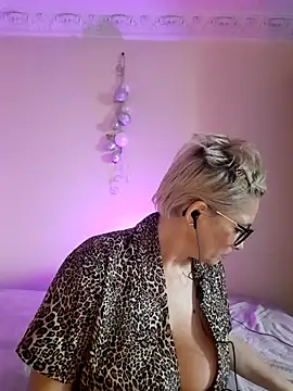 LunaBlaise Chat XXX in diretta