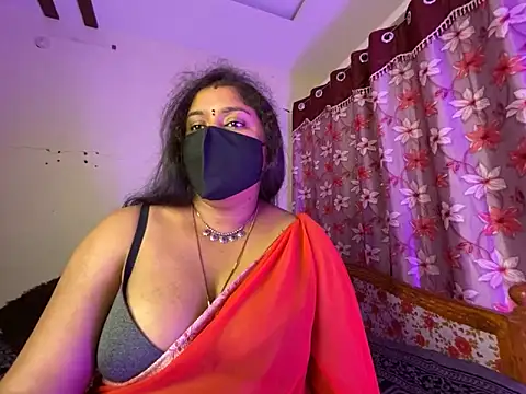 LouleyRanii's Webcam Show