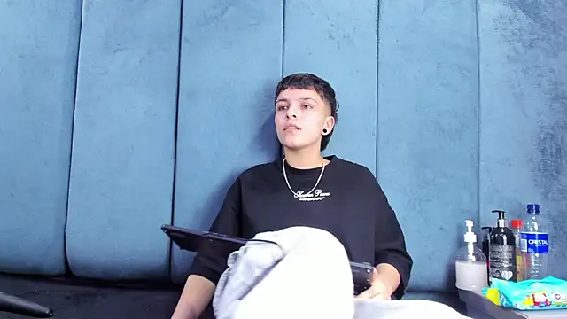 Megan_Thompson_ Adlı Modelin Canlı XXX Sohbeti