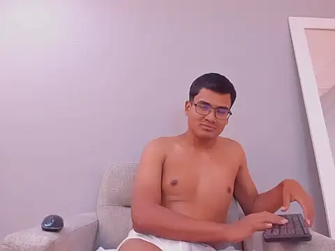 Show modela ThiagoVega_ na web-kameri