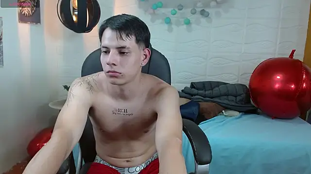 Show modela RoaSexi25 na web-kameri