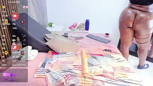 LauraSaenz01のライブXXXチャット