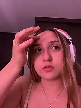 XXX chat uživo modela MoraInFire