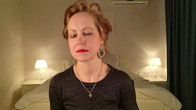 LioraWeiss 现场XXX聊天