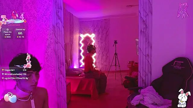 osamu_tay élő XXX-chatje