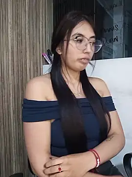 Valk_submissive's Live XXX Chat