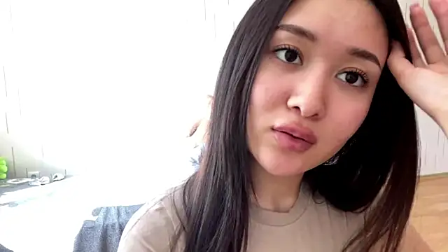 YourMiIa: απευθείας συνομιλία ΧΧΧ