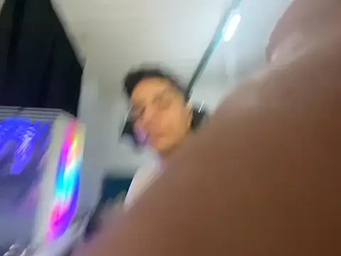 Živý XXX chat Max_TheHorseDick