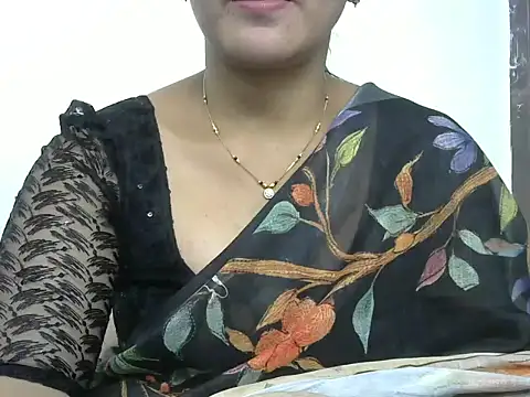 reshmika_reddy Adlı Modelin Web Kamerası Şovu