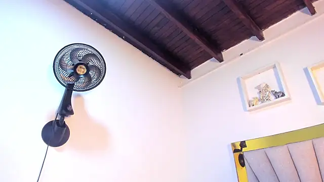 vahiolet_fuentes live XXX chat