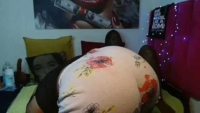 Moreish-06: онлайн-секс-чат