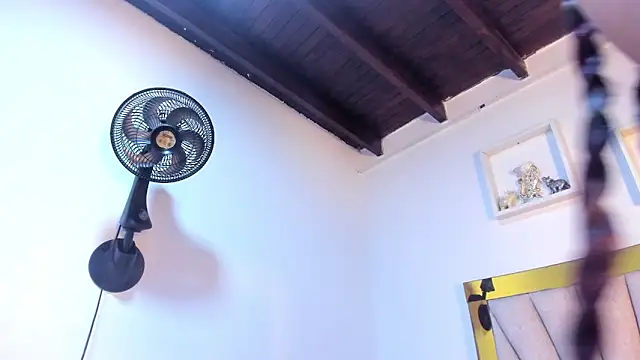 vahiolet_fuentes Adlı Modelin Canlı XXX Sohbeti