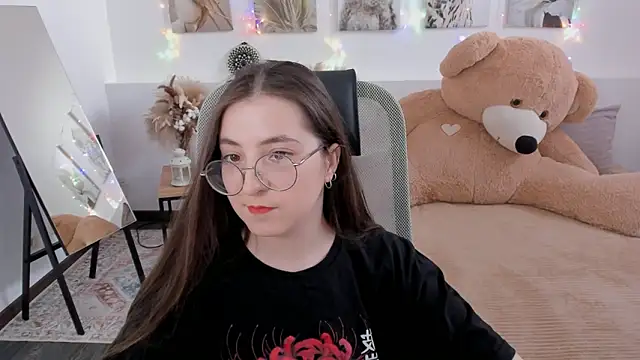 VirtuallVoyant's Live XXX Chat