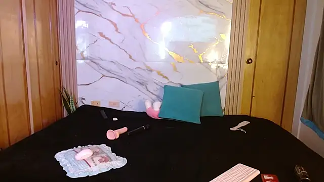 kittycatw: онлайн-секс-чат