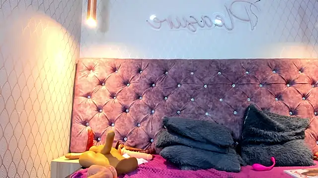 NahomiFireSex Chat XXX live