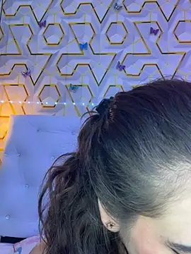 MelanyyJhonson15's Live XXX Chat