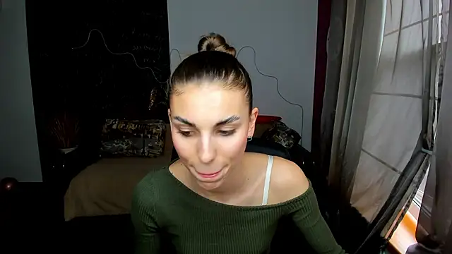 Živý XXX chat EmmyGreans