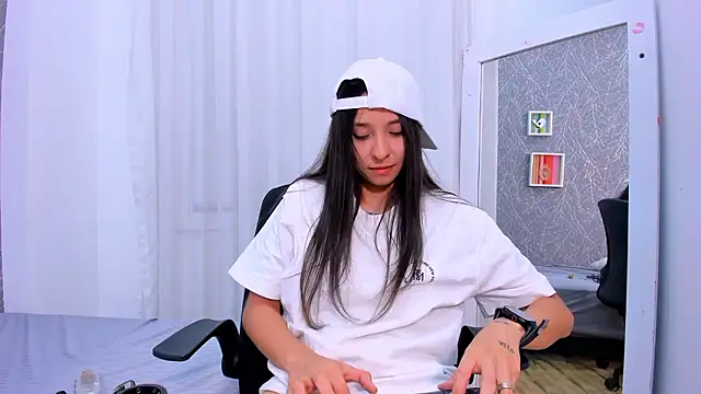 Chat +18 de ViictoriiaSaenz ao vivo