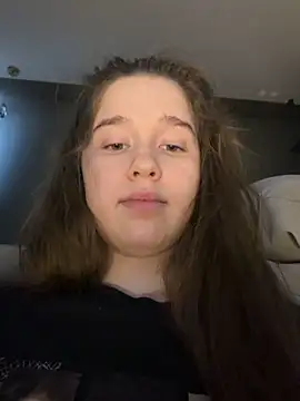 Онлайн чат XXX HornyGirlH