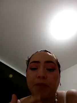 Chat +18 de SabrinaVantress ao vivo