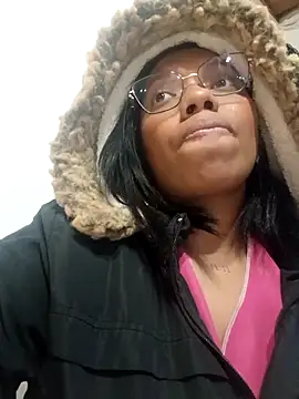 lia_mariana Adlı Modelin Canlı XXX Sohbeti