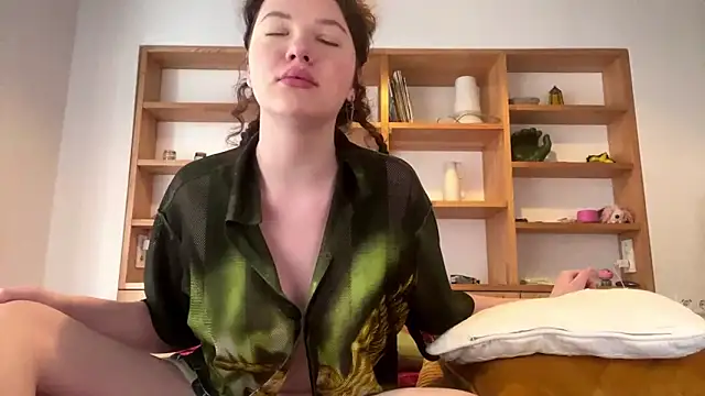 GIowySlavan Live XXX chat