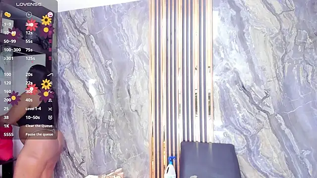 LauraSaenz01's Live XXX Chat