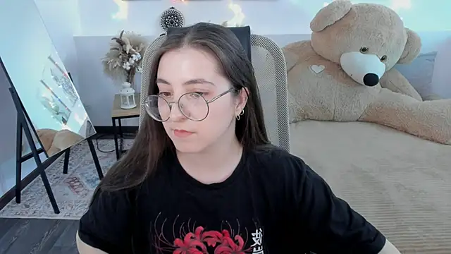 แชท XXX สดของ VirtuallVoyant