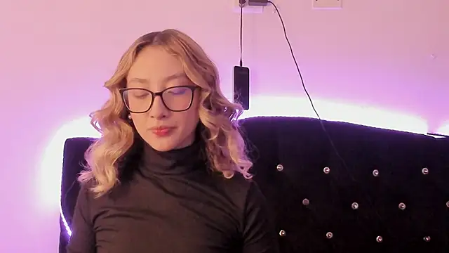 Chat +18 de Laurenn_Sweet ao vivo