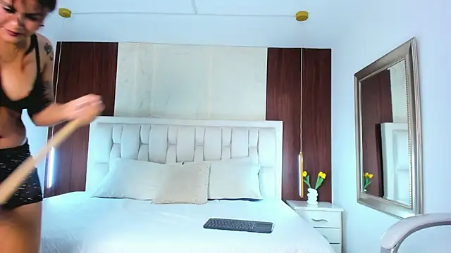 Anita23__ Adlı Modelin Canlı XXX Sohbeti