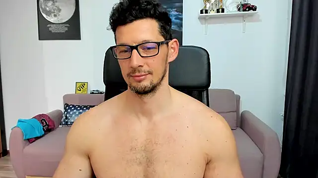 XXX chat uživo modela BrutusK08