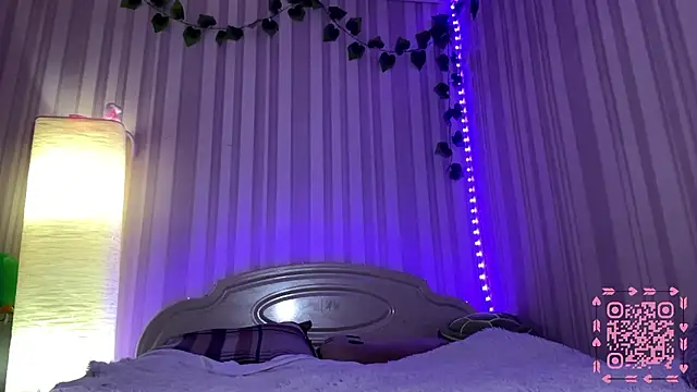 CutieSlim's Live XXX Chat